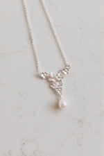 FLEUR • Silver Flower Necklace