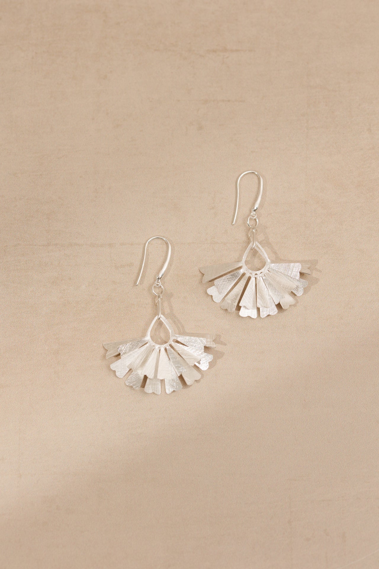 LOTUS • Statement fan drops