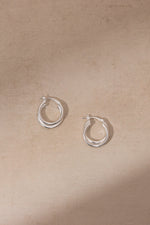 LUCIE • Small layered hoops