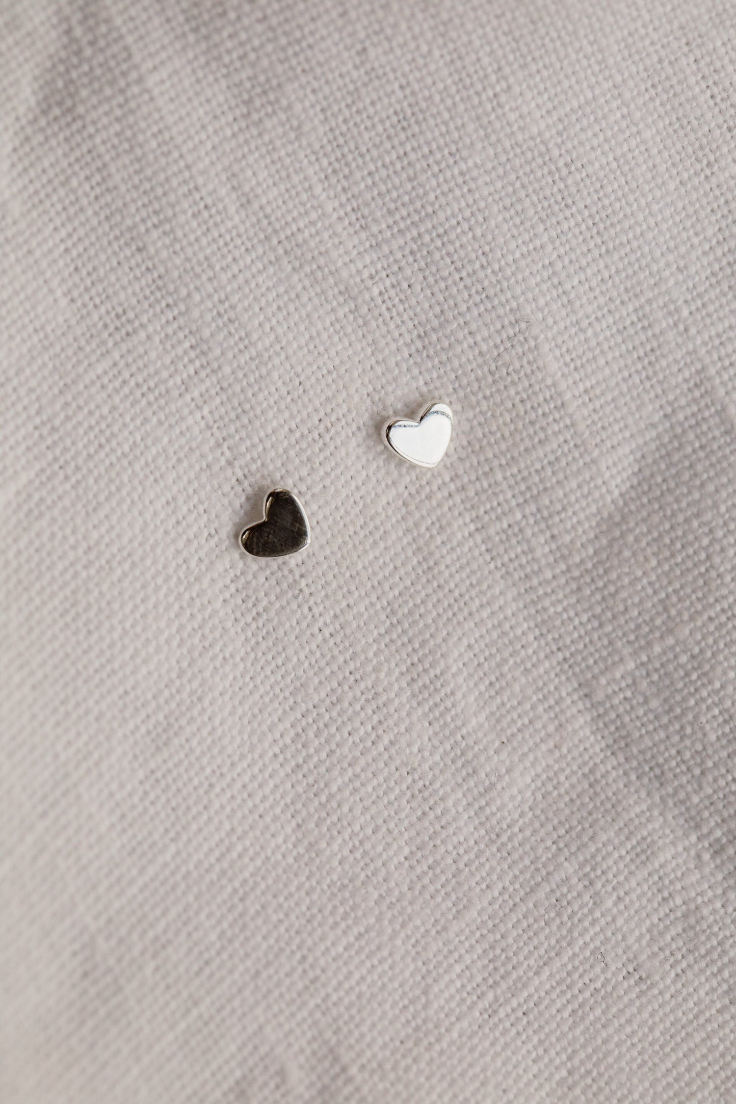 COEUR D'ARGENT • Silver Heart Studs
