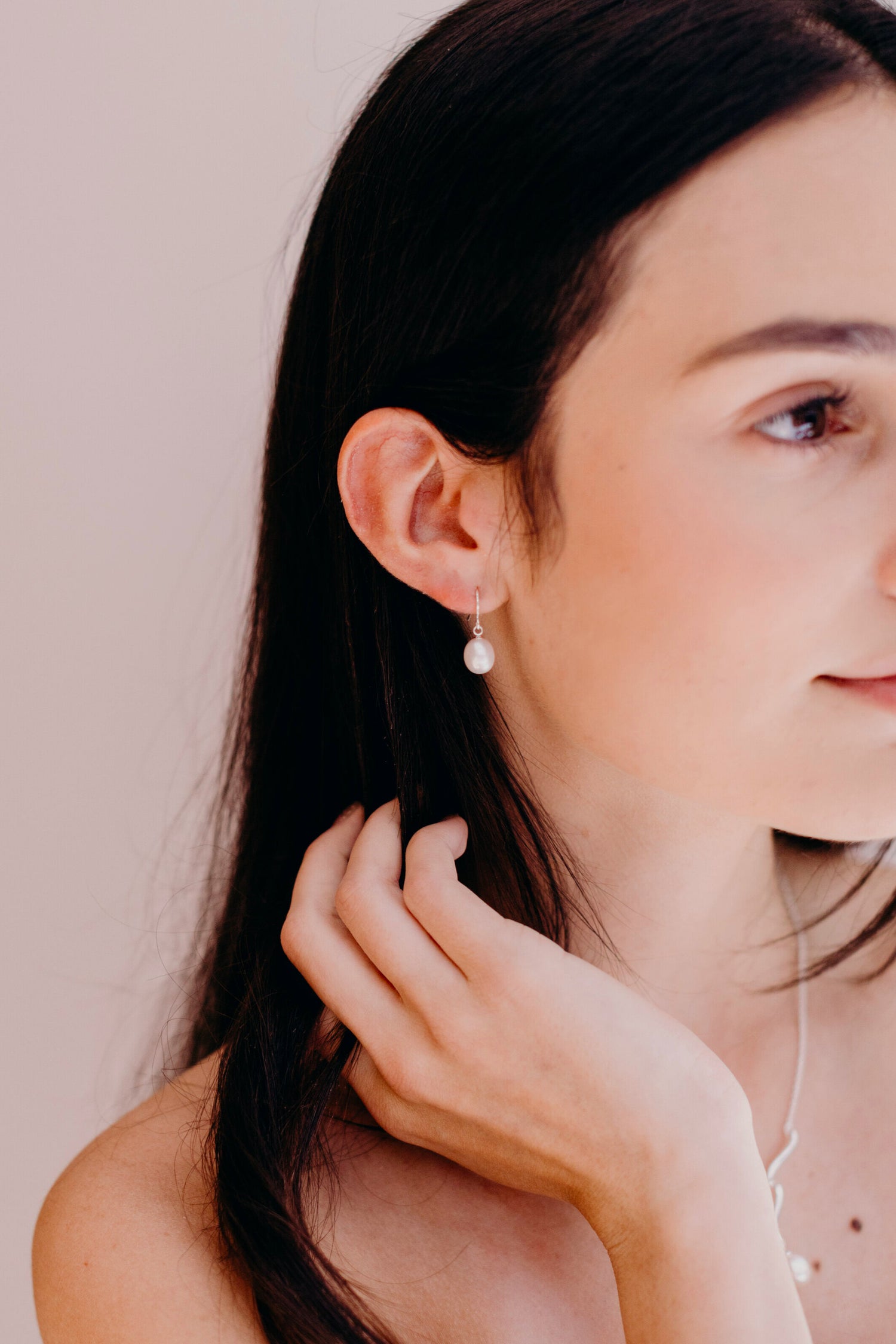 CLASSIQUE • Pearl Drop Earrings